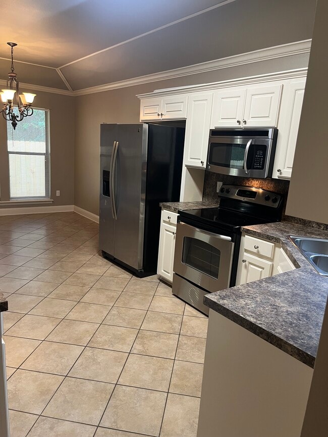 Building Photo - 6005 Kirsten Ln