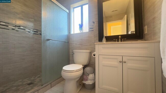 Foto del edificio - 178 Maple Ct