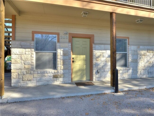 Building Photo - 2106 Cullen Ave
