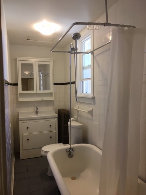 Building Photo - 12 Barton St W