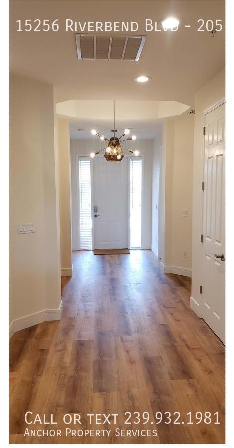 Foto del edificio - 15256 Riverbend Blvd