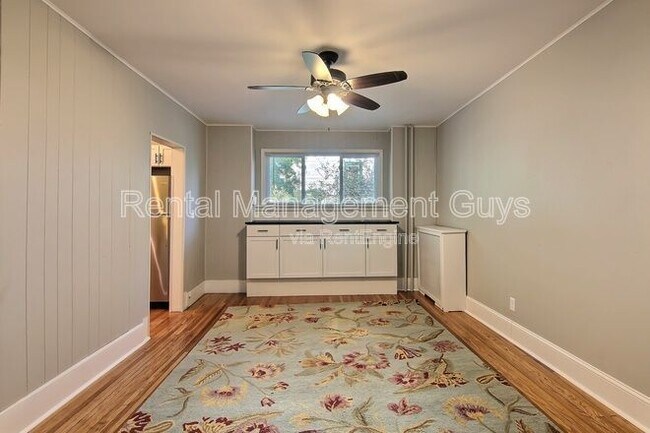 Foto del edificio - 2041 Laurel Ave