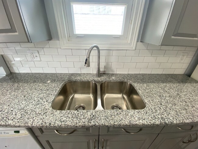 Building Photo - 3559 W 48th Ave