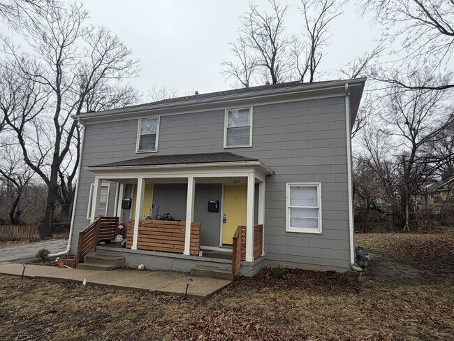 Foto del edificio - 1815 E 74 Terrace