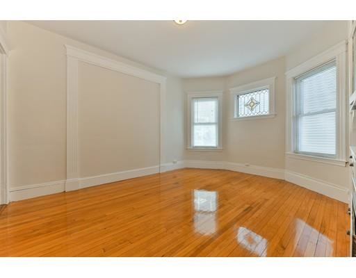 Foto del edificio - 667 Adams St