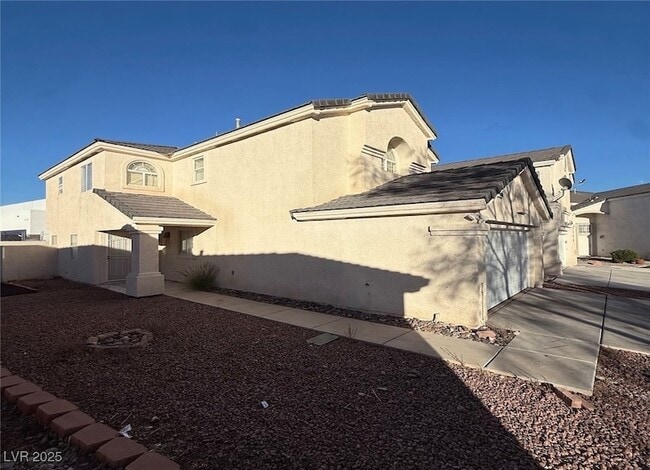 Building Photo - 9300 Cool Creek Ave