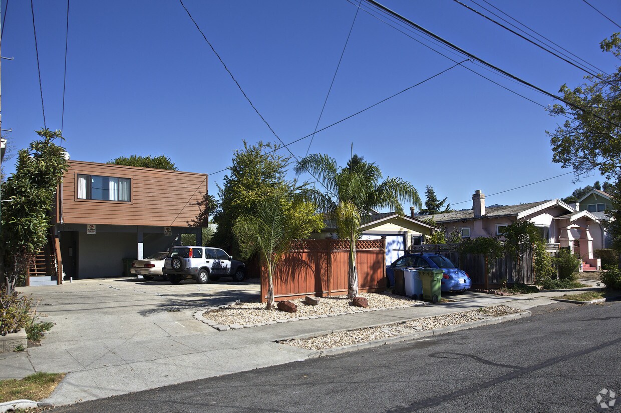 Building Photo - 1615 Parker St