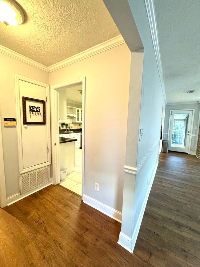 Foto del edificio - 308 Candlewood Dr