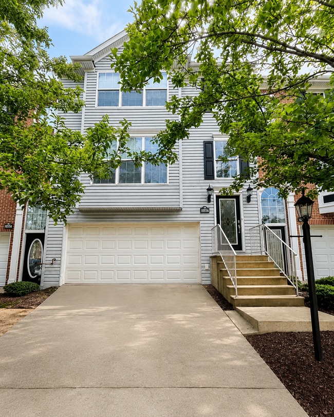 Newly Renovated 3 Bed 2.5 Bath Townhouse in Wexford available NOW! - Newly Renovated 3 Bed 2.5 Bath Townhouse in Wexford available NOW!