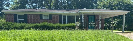 Building Photo - 534 Roseland Dr