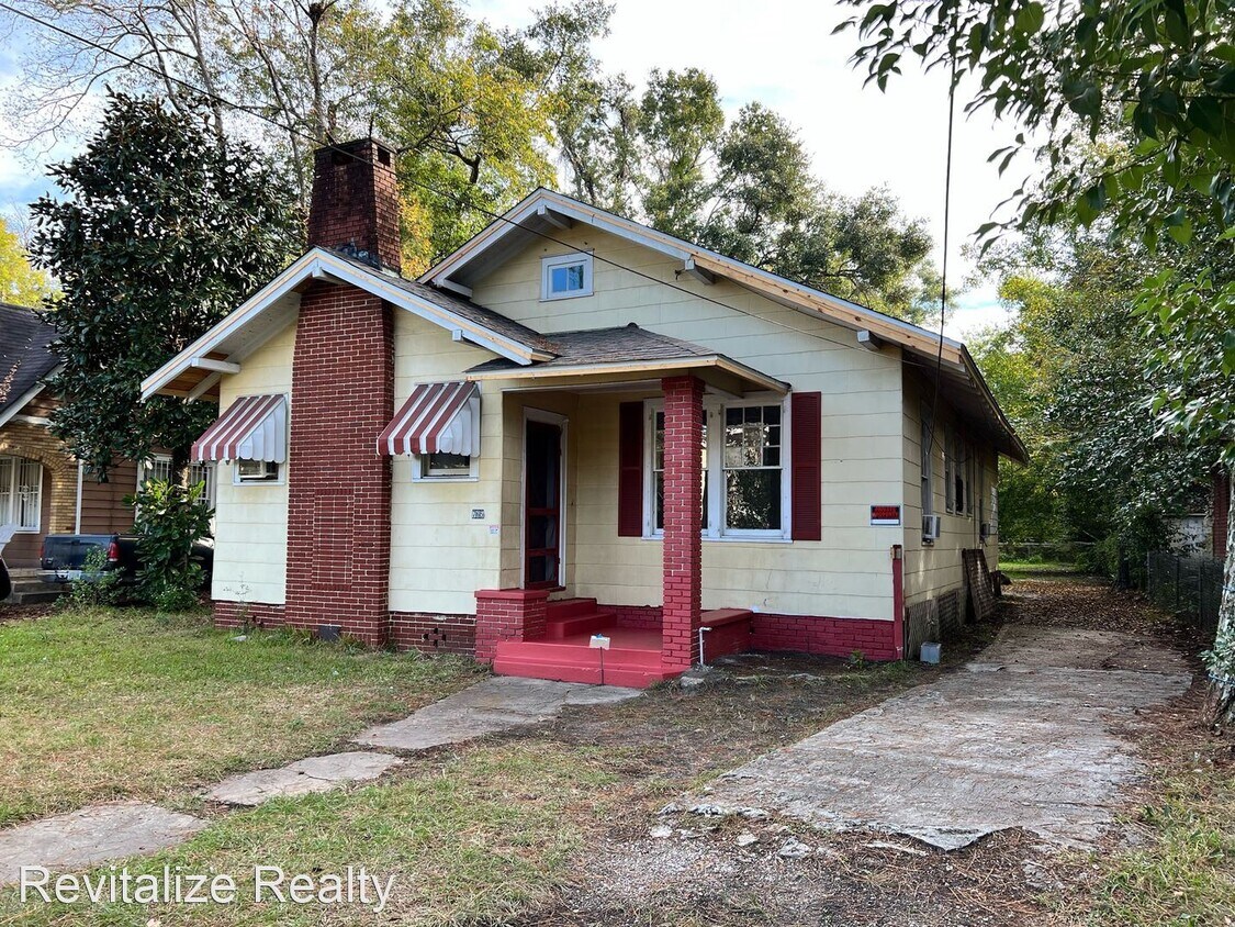 Primary Photo - 3 br, 1 bath House - 765 Marine St