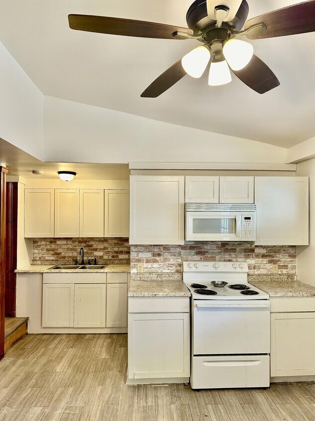 Foto principal - 62 Pleasant St