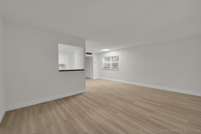 Building Photo - 146 Saxony D