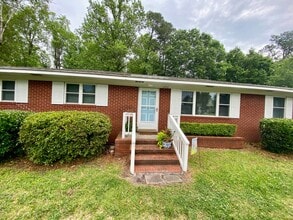 Building Photo - 226 Huntington Rd