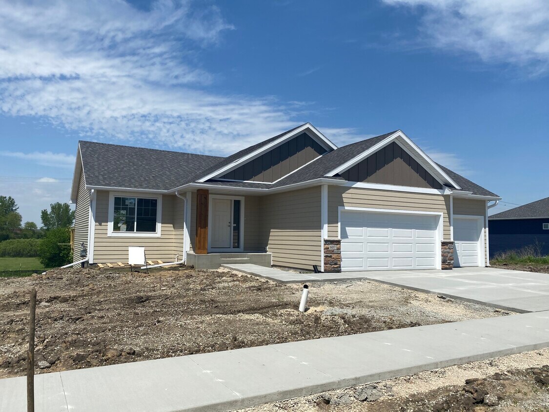 Picture of similar house - 2230 Marv's Ln