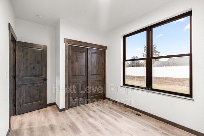 Building Photo - 1530 Trumble Creek Rd