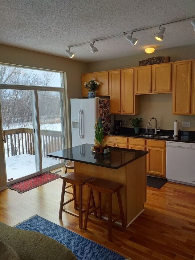 Foto principal - 5120 Holly Ln N