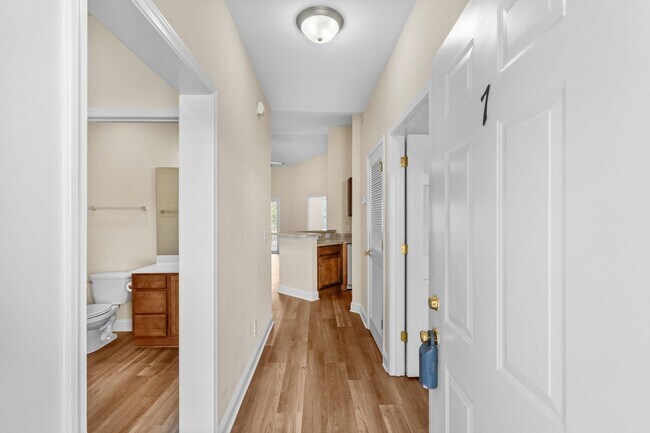 Building Photo - 239 Portsmith Dr