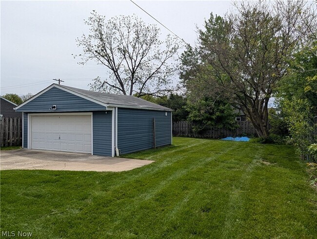 Building Photo - 1678 Byron Dr