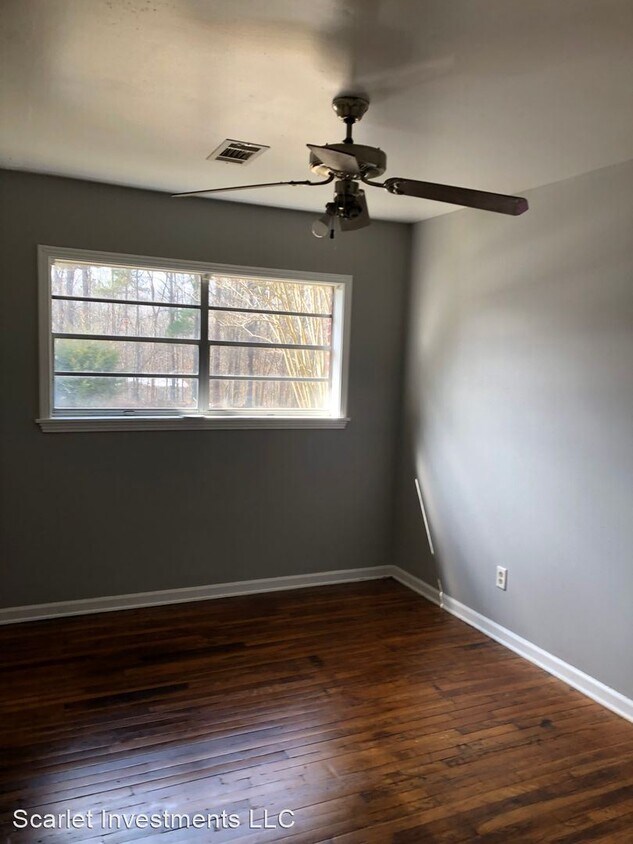 Building Photo - 3 br, 1 bath House - 950 Flag Lake Rd