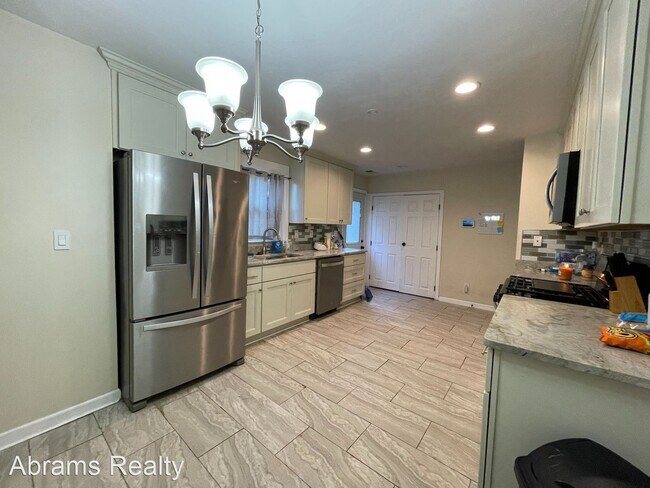 Foto del edificio - 3 br, 2 bath House - 7429 Evelyn T. Butts Ave