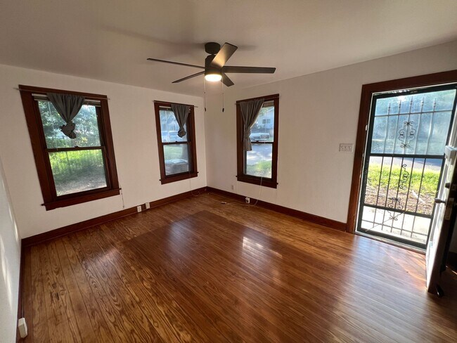 Foto del edificio - 5004 Avenue F