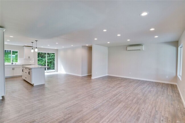 Foto del edificio - 2721 Lincoln Avenue SE, Port Orchard, WA, ...