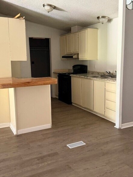 Foto del edificio - 4915 Apache Ln