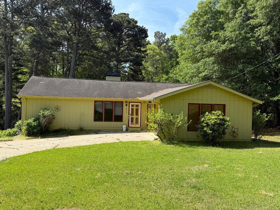 Building Photo - 4812 Bentwood Dr