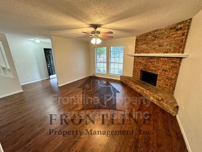 Building Photo - 1305 Lovell Dr