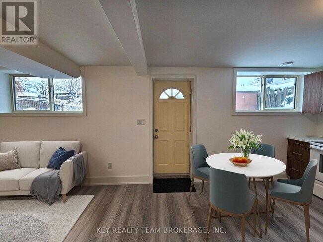 Photo du bâtiment - 51 Loraine Dr