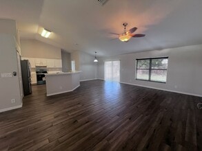 Building Photo - 1049 SW Romaine Ln