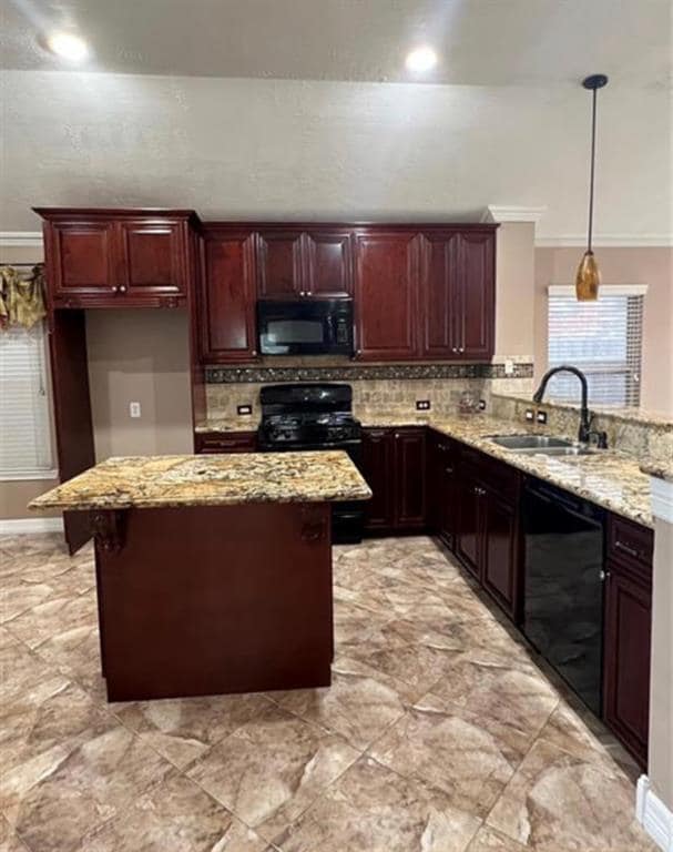 Building Photo - 15930 Hidden Crest Dr