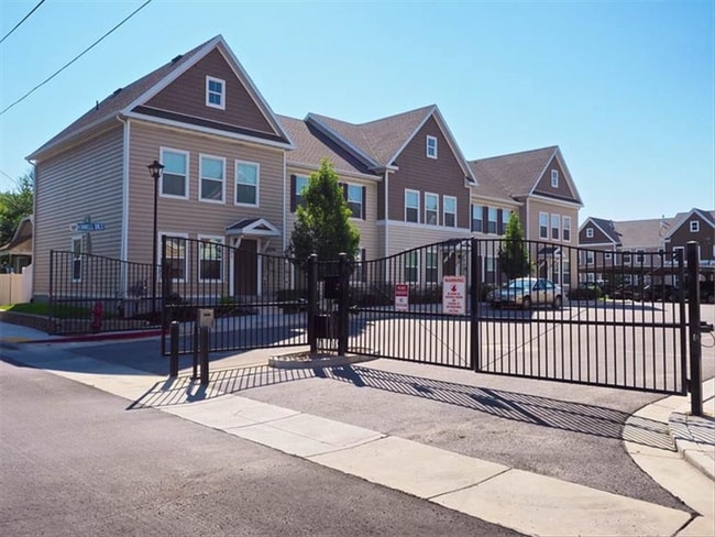 Building Photo - 3414 S Carrick Dr