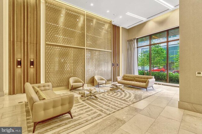 Foto del edificio - 7887 Jones Branch Dr