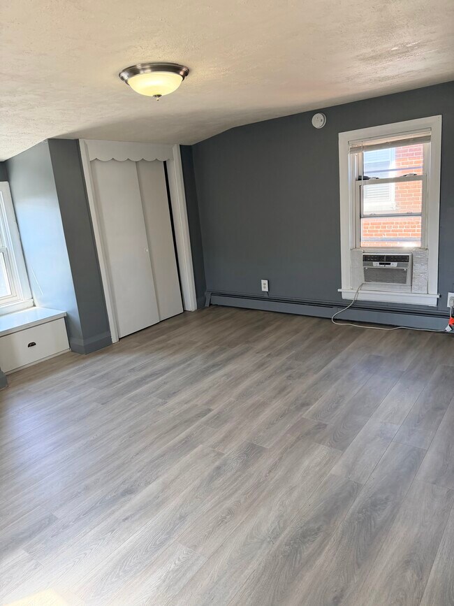 Foto del edificio - 1212 E Philadelphia Ave