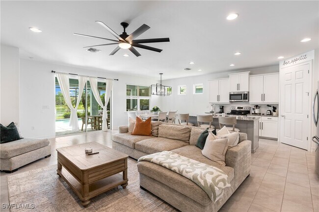 Foto del edificio - 14837 Windward Ln