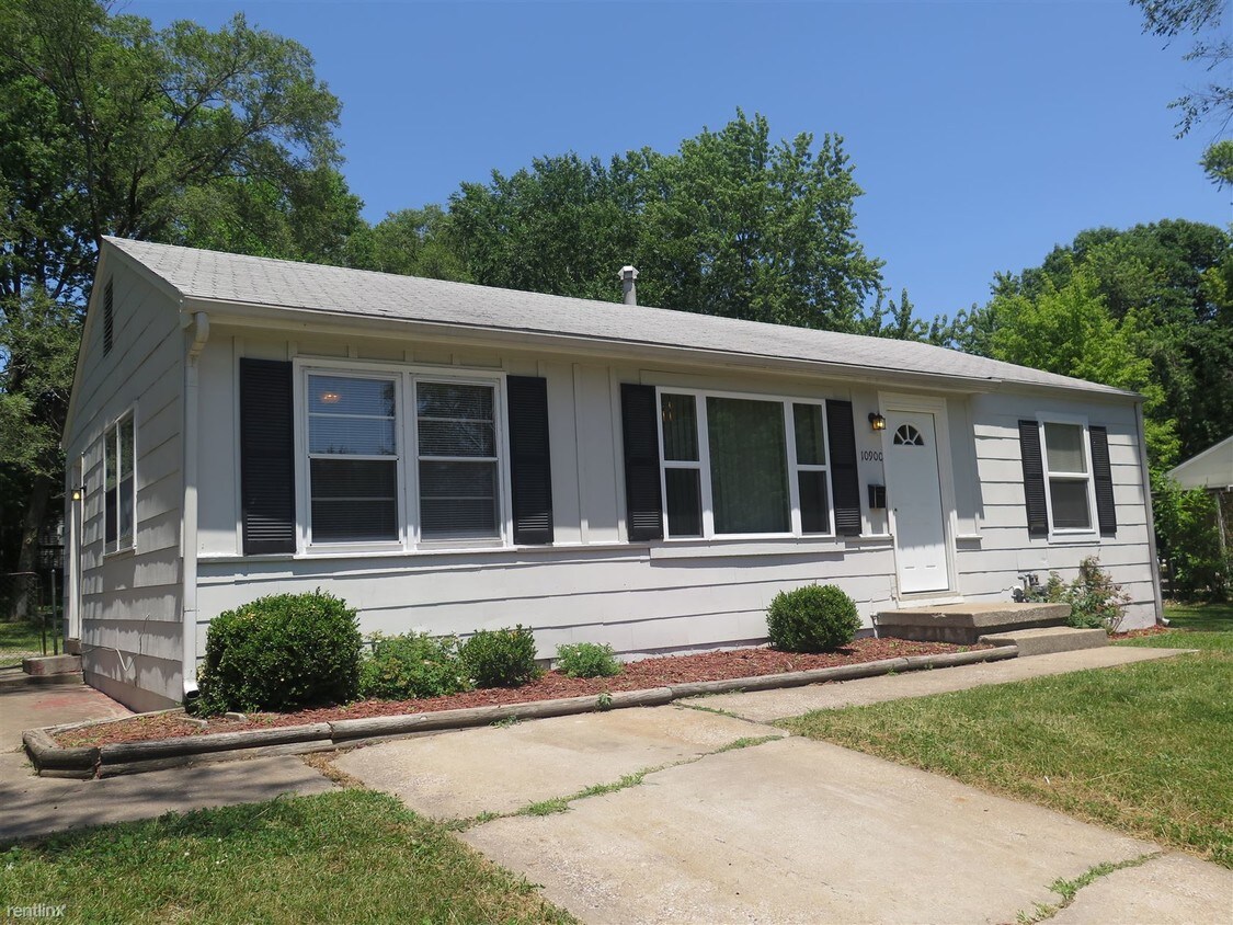 Foto principal - 3 br, 2 bath House - 10900 E 81st Ter