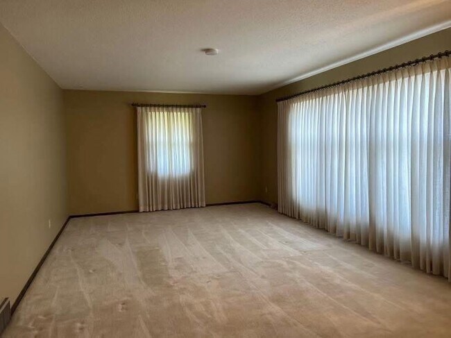 Foto del edificio - 3704 S Fairhall Ave