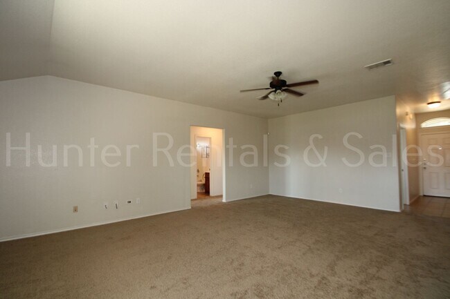 Building Photo - Spacious 4 bedroom in Goodnight Ranch