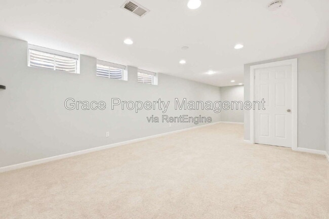 Building Photo - 3575 E Vassar Ave