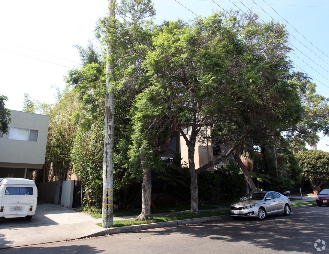 Building Photo - 11960 Iowa Ave