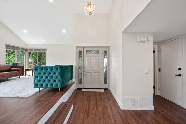 Foto del edificio - 124 Sequoia Ct