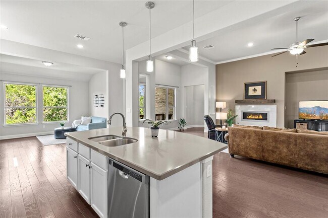 Building Photo - 226 Brentwood Dr