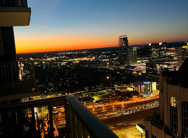 Foto del edificio - 943 Peachtree St NE