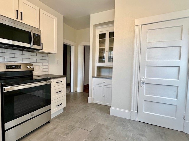 Cocina y alacena - 735 Dover Pl