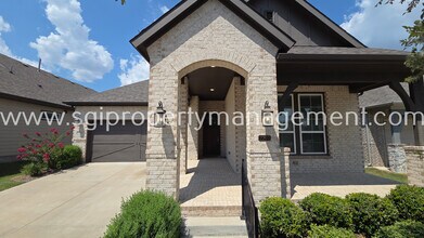 Building Photo - 7703 Coronado Dr