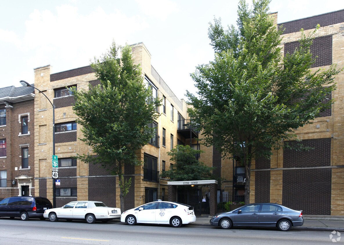 FosterWinthrop Condominium Apartments in Chicago, IL