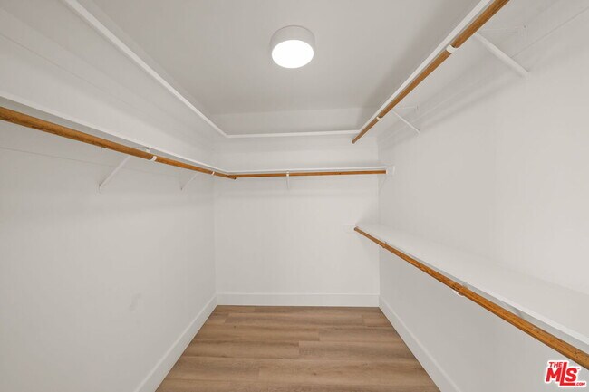 Foto del edificio - 6821 E Ocean Blvd