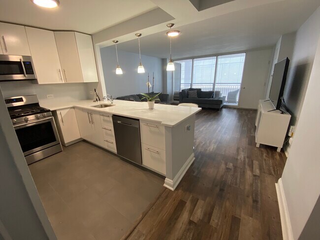 entrance to kitchen - 620 Peachtree St NE